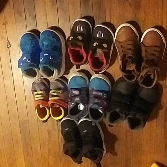 Various-sized shoes for toddler - Picture 1 of 1